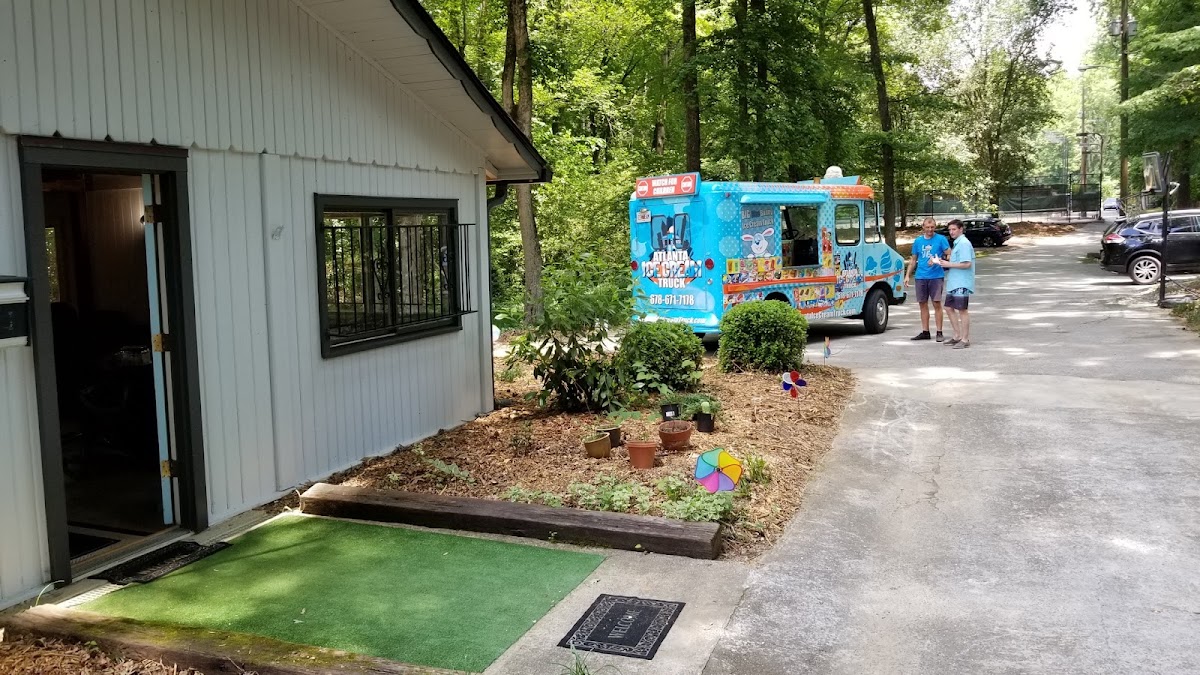 Meadowgrove Swim & Tennis Club - Photo 3