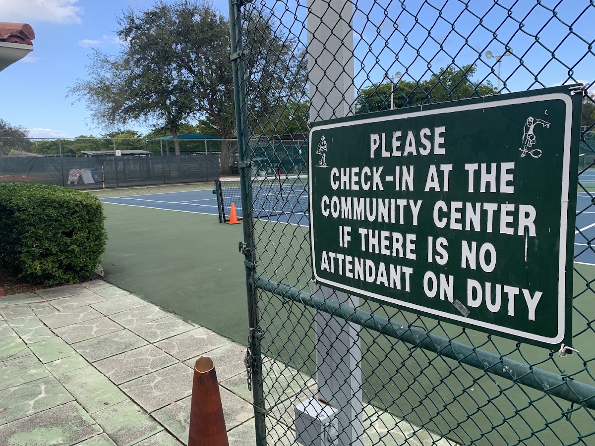 Miami Shores Tennis Center - Photo 2