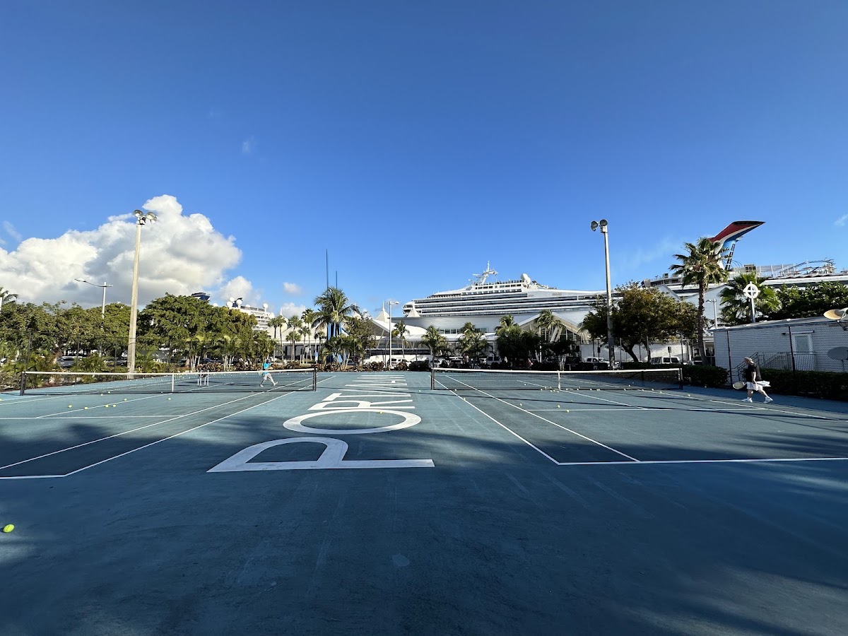 Miami Sports Center - Photo 3