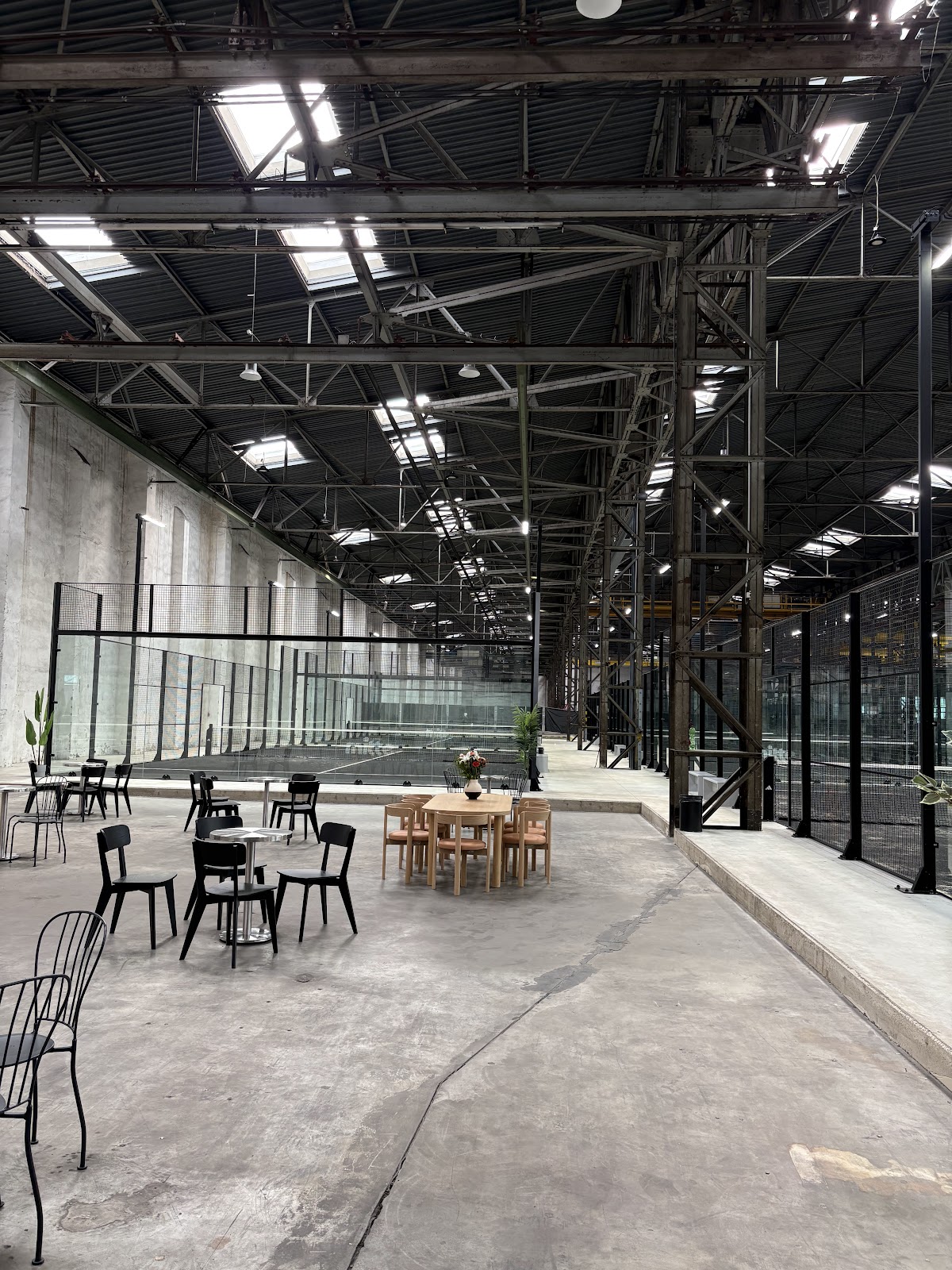 mitte – oskar | Boutique Padel Club