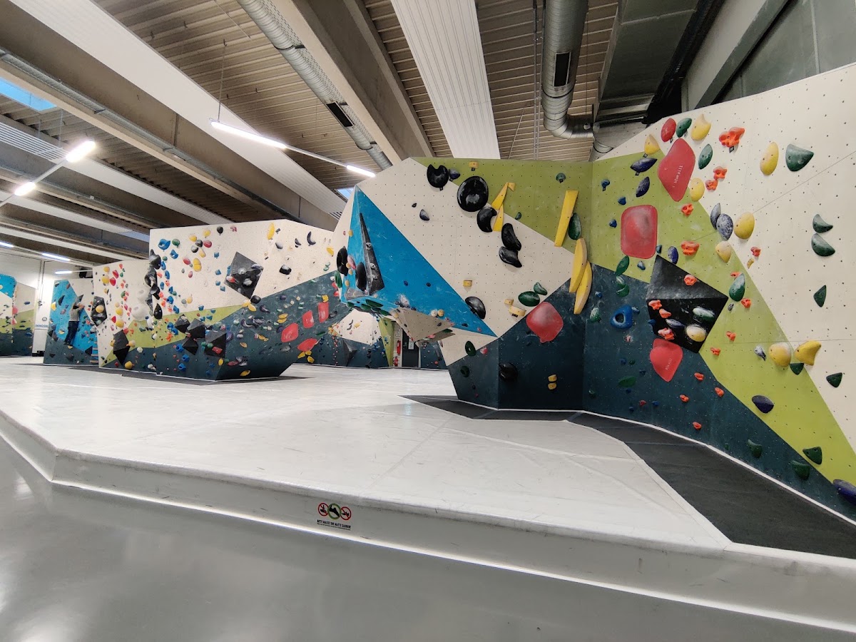 MONKEYSPOT BOULDERHALLE DUISBURG - Photo 2