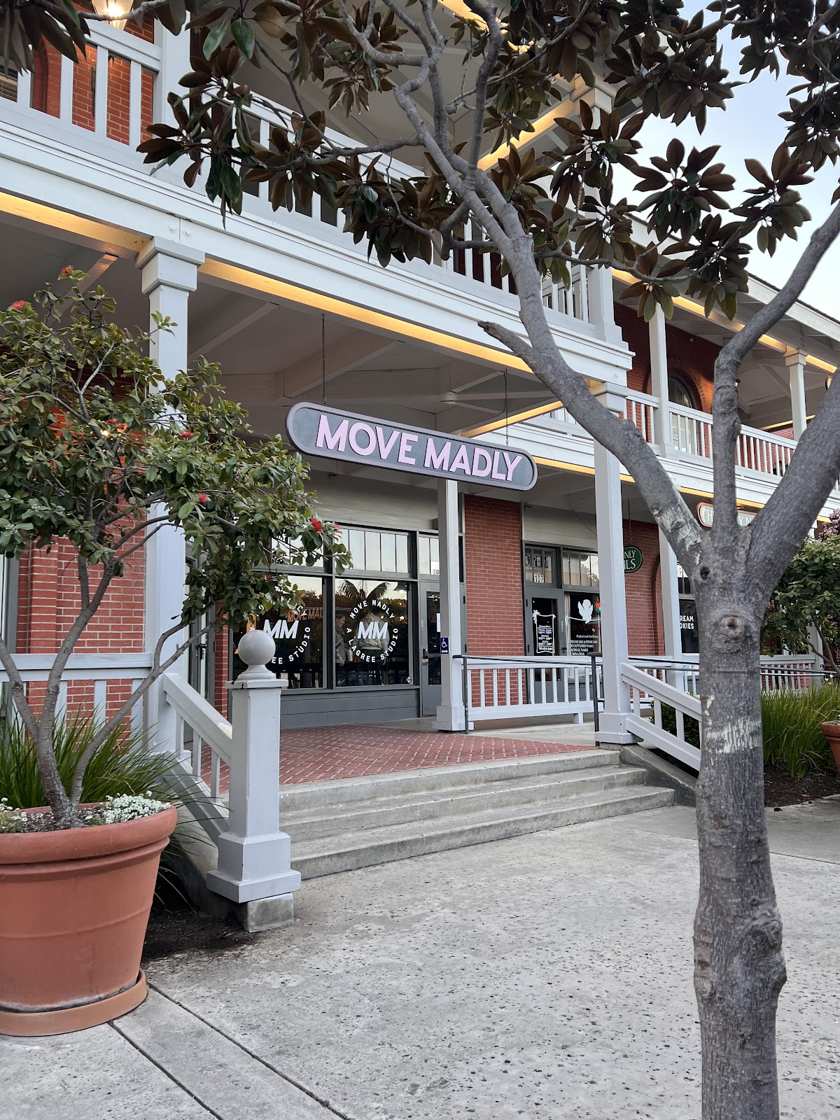 MOVE MADLY Lagree Studio- Encinitas - Photo 3