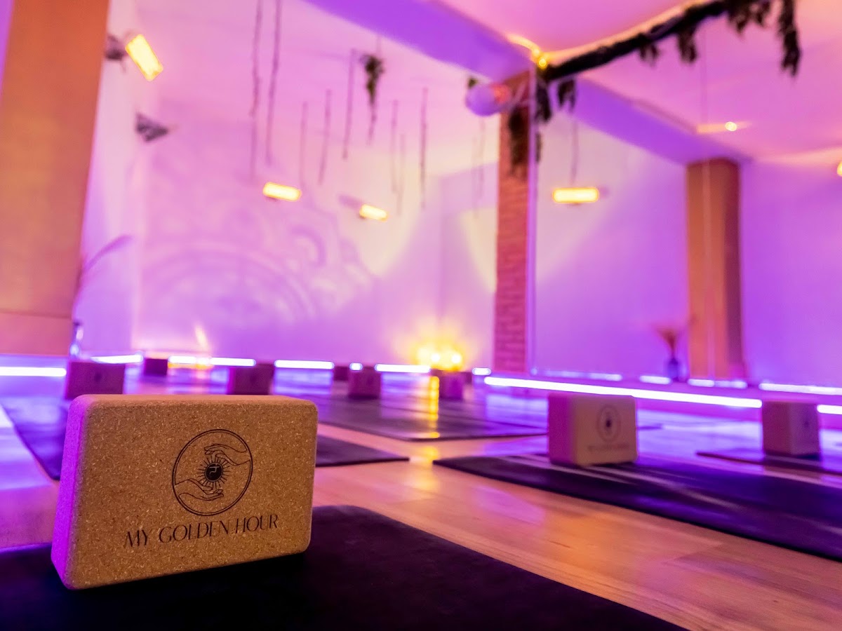 My Golden Hour - Hot Pilates Reformer ® - Studio & Spa - Photo 3