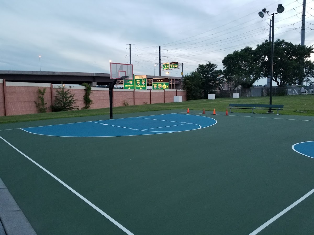 Nannie J Lee Memorial Recreation Center - Photo 2
