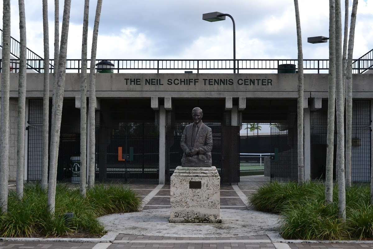 Neil Schiff Tennis Center - Photo 2