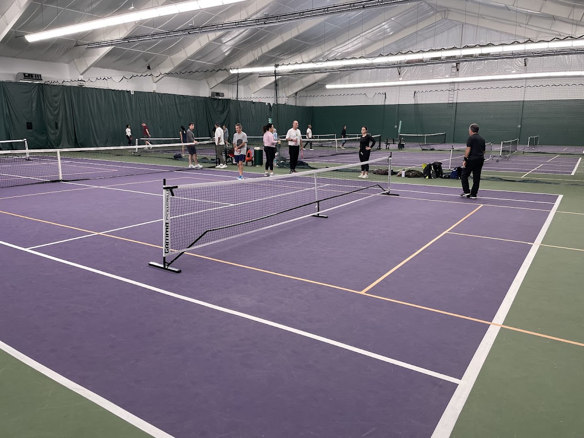 New Canaan Racquet Club - Photo 2