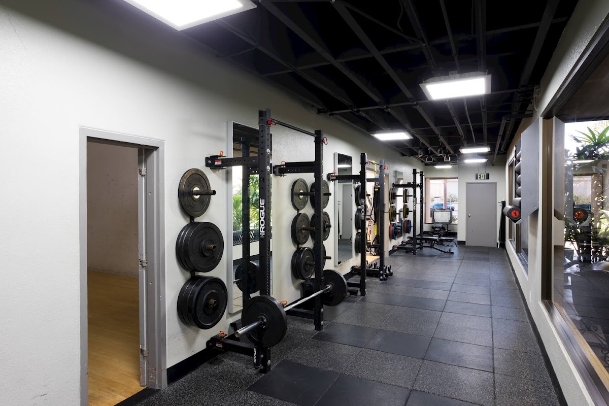 Newport Beach Athletic Club - Photo 3