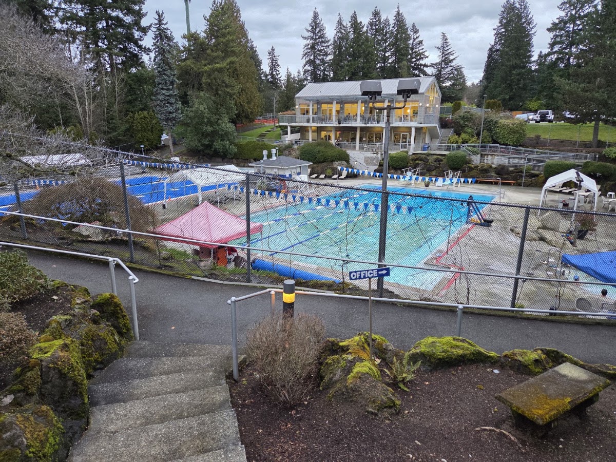 Newport Hills Swim and Tennis Club - Photo 2