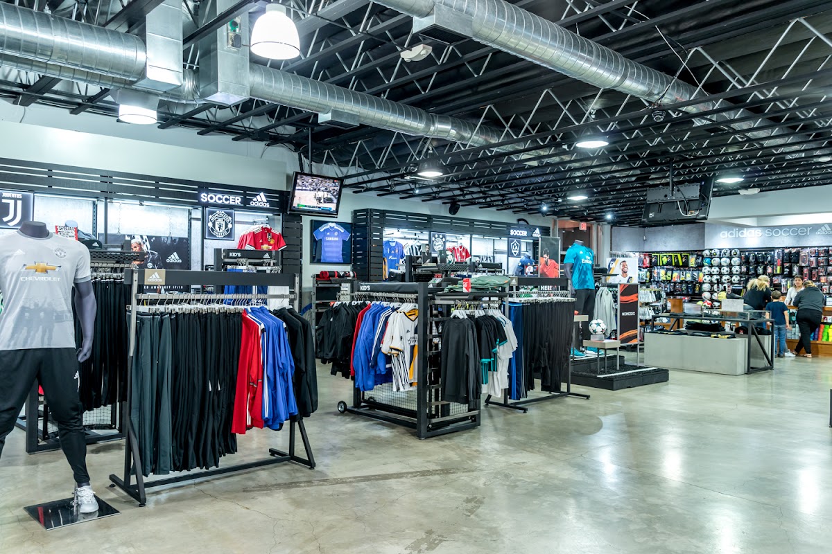 Niky's Sports - Long Beach - Photo 2