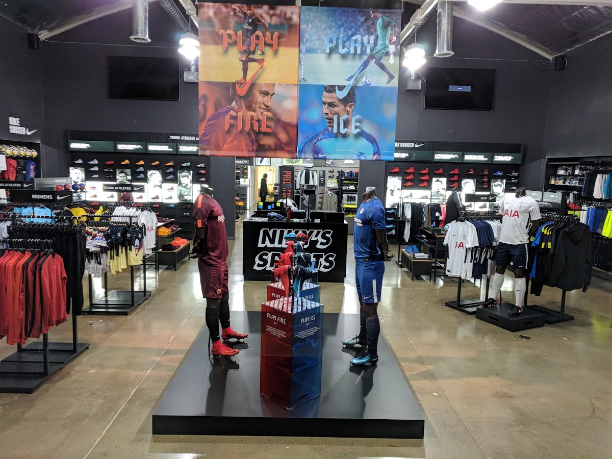 Niky's Sports - Santa Monica - Photo 3