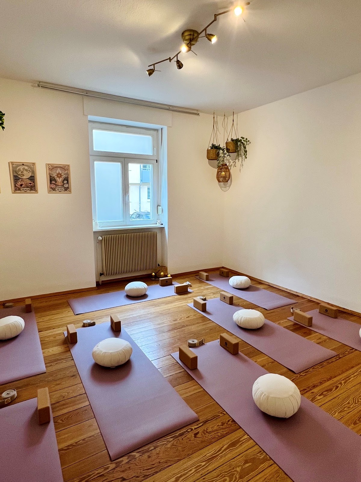Nina Luna Yoga - Photo 2