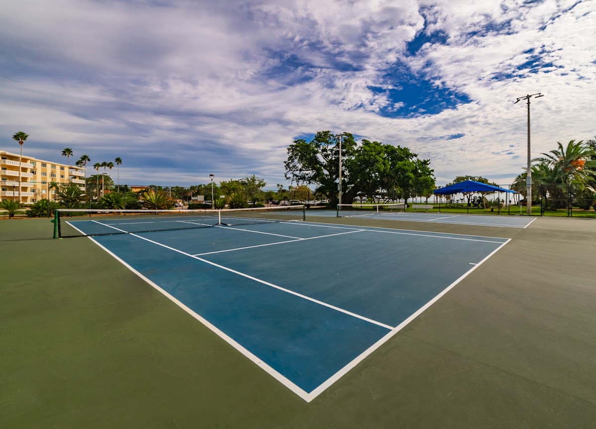 North Shore Tennis Courts - Photo 2
