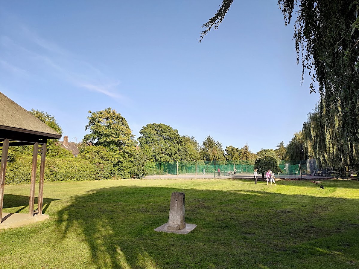 Northway Tennis Centre - Photo 3
