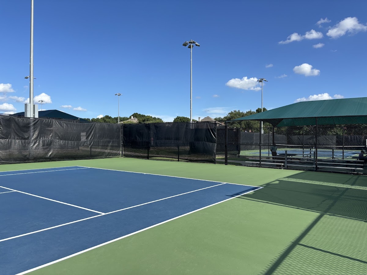 Oak Creek Tennis Center - Photo 2