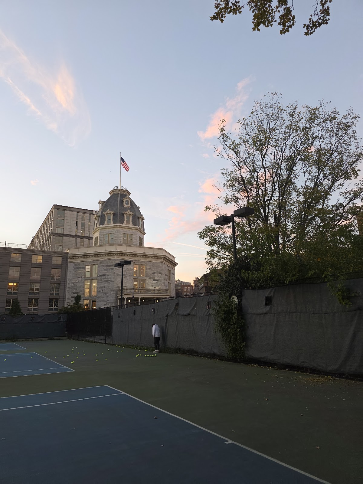 Octagon Tennis Courts - Photo 2