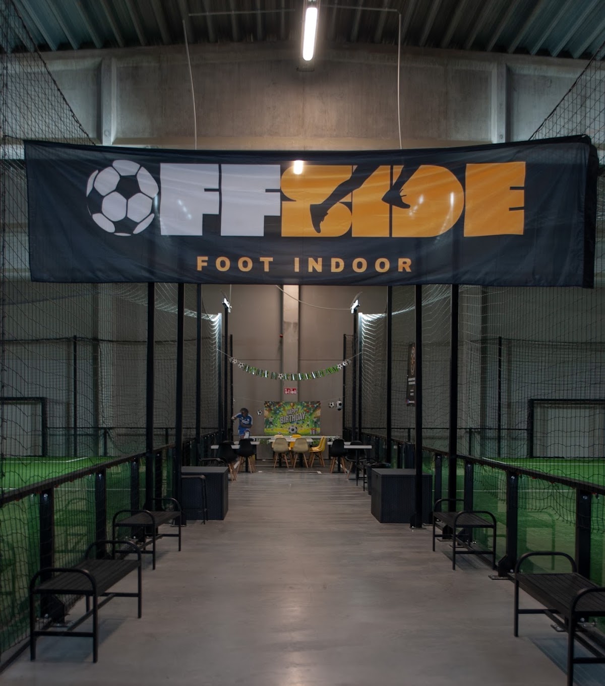 Offside foot indoor - Photo 1