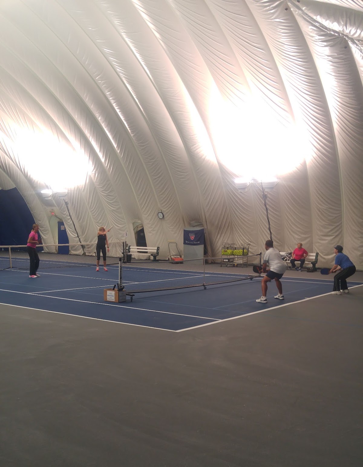 Olympic Indoor Tennis - Photo 2