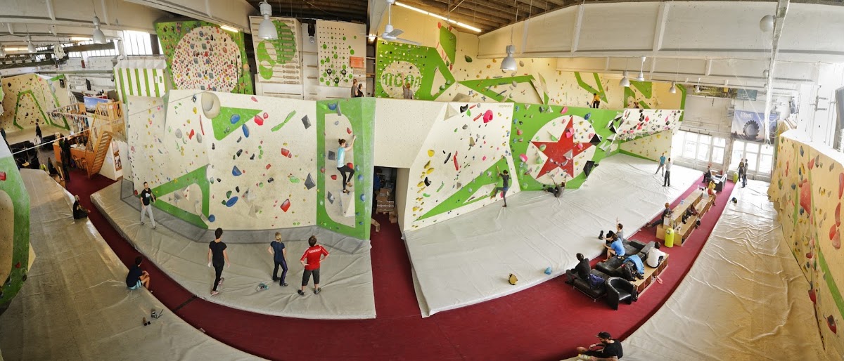 Ostbloc Boulderhalle - Photo 1