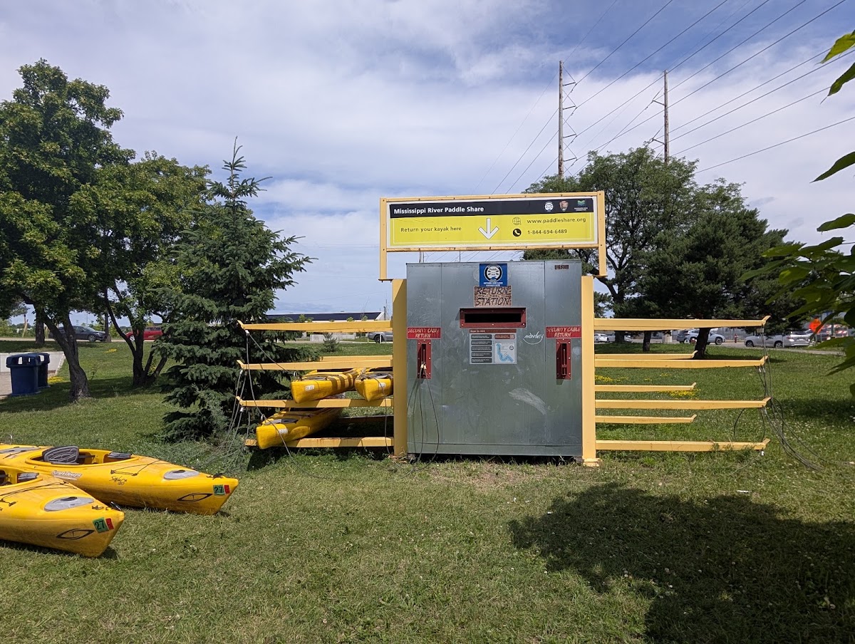 Paddle Share Station - Photo 2