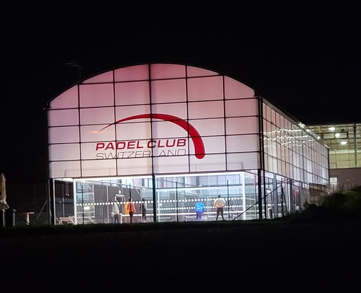 Padel Club Switzerland - Photo 2