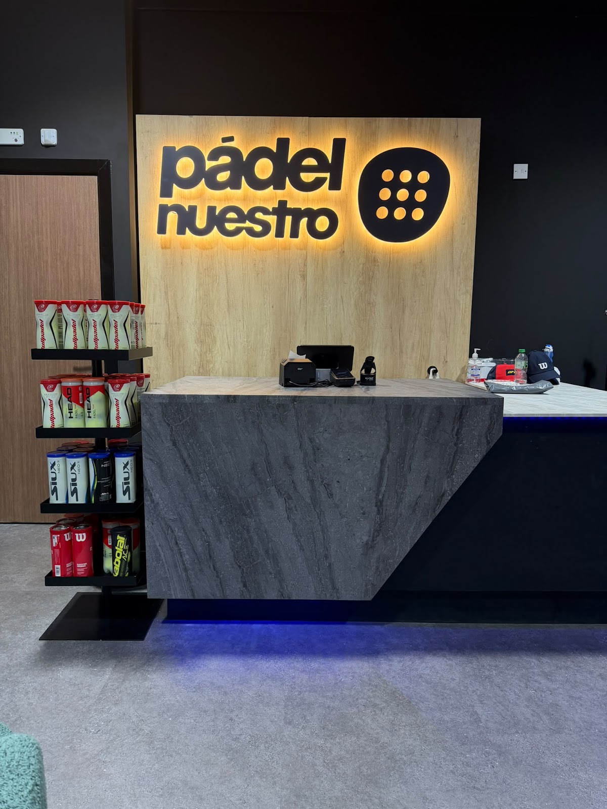 Padel Nuestro Manchester - Photo 2