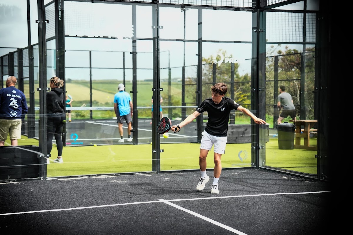 Padel Tennis Courts - Photo 3