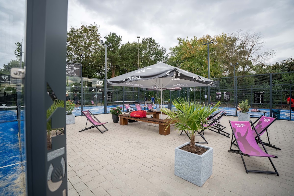 PadelCity Wiesbaden - Photo 2