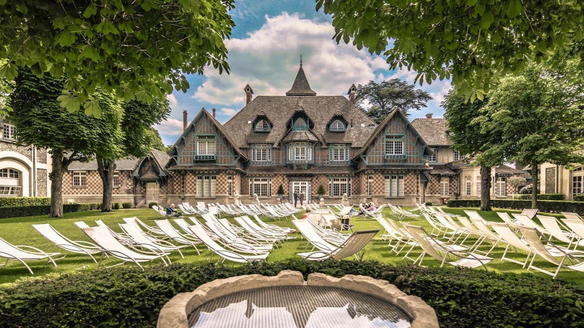 Paris Country Club - Photo 1