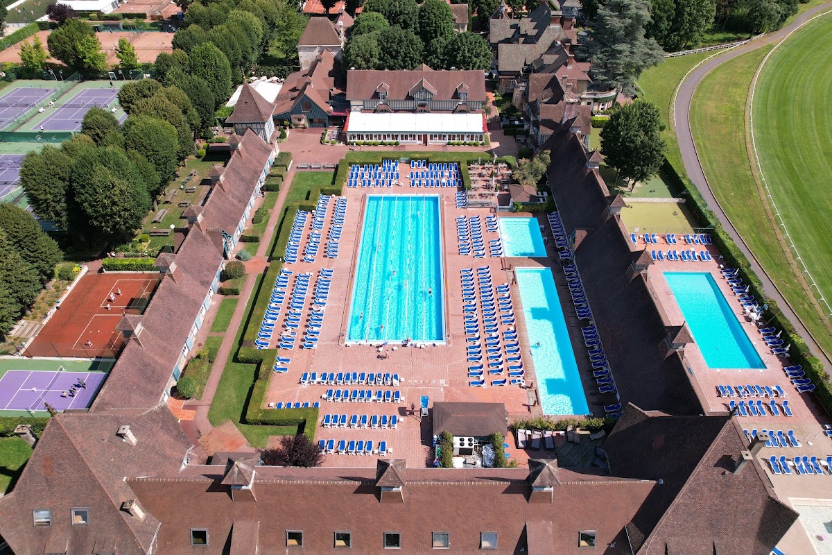 Paris Country Club - Photo 2