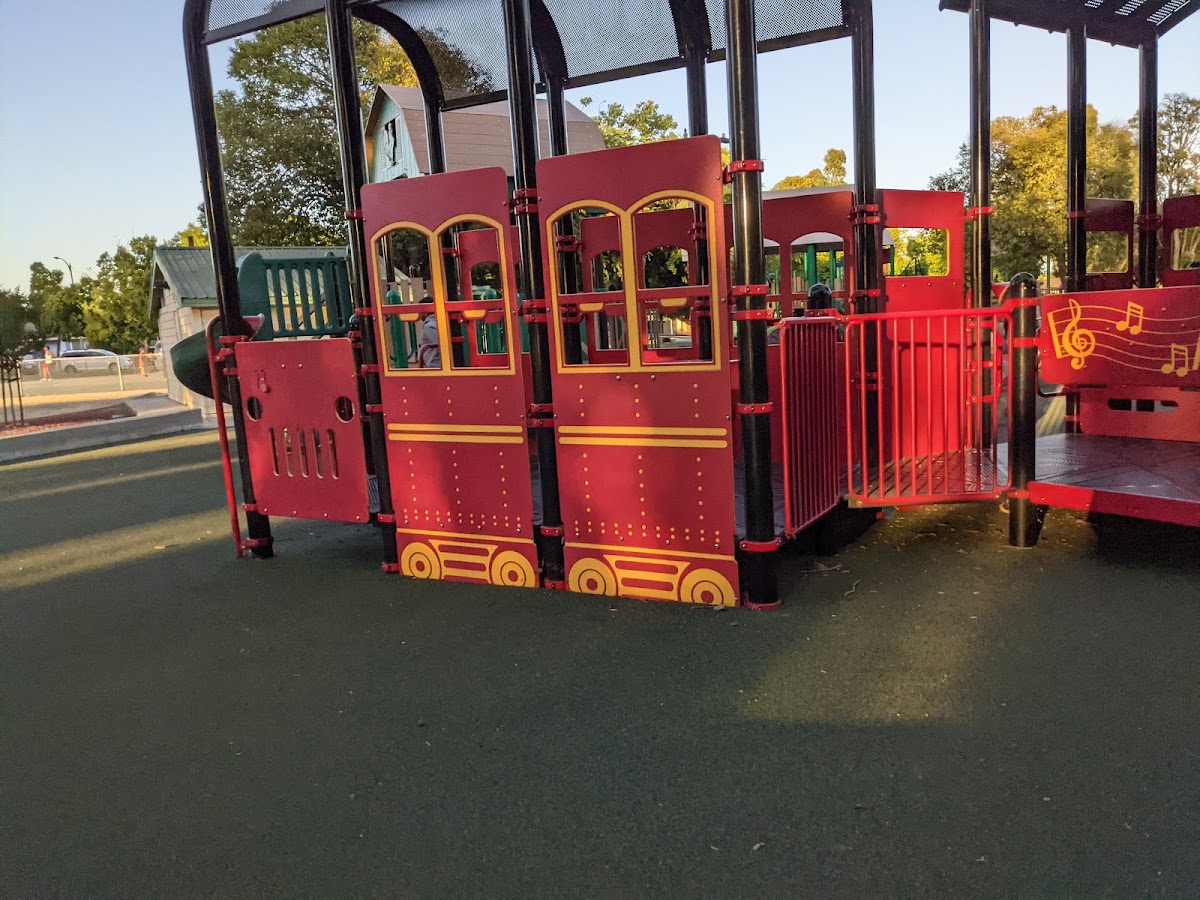 Paul Moore Park - Photo 3