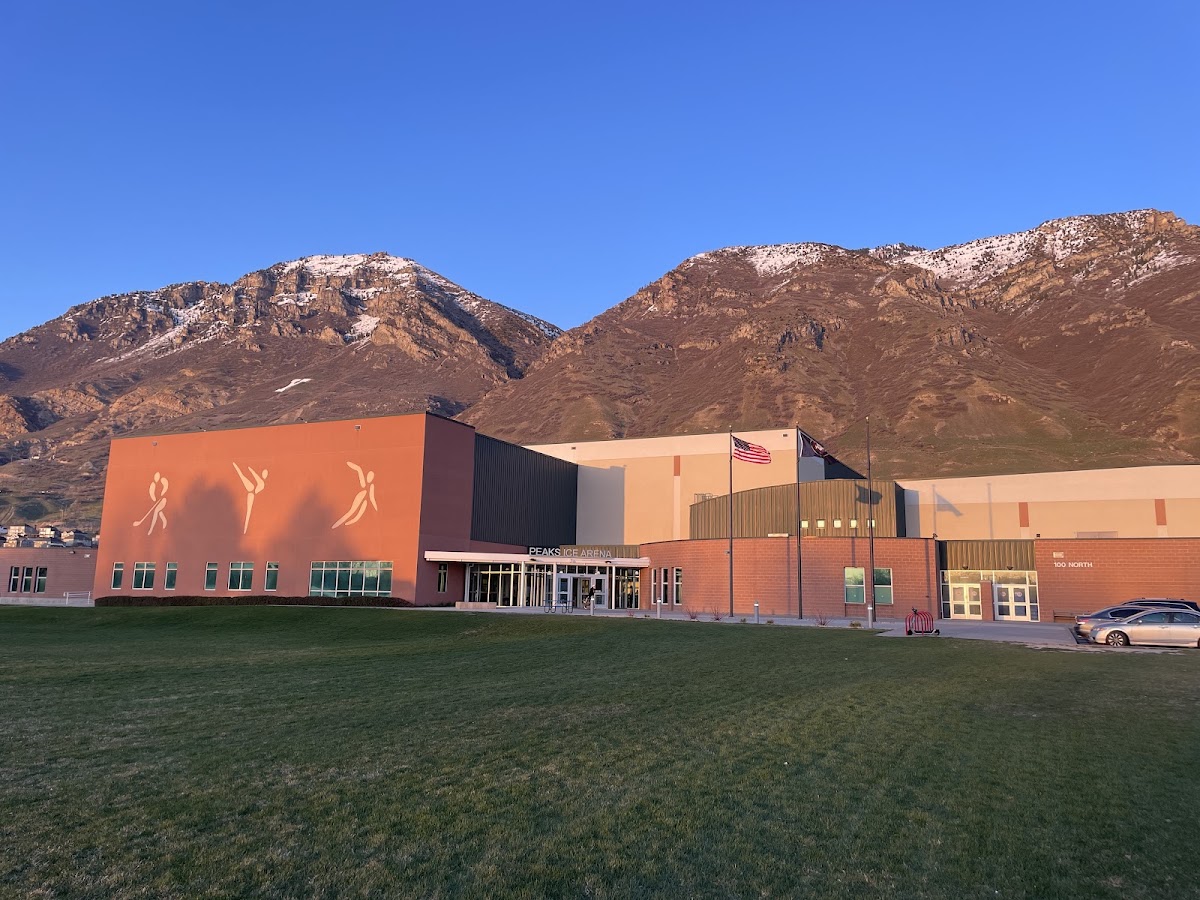 Peaks Ice Arena - Photo 2