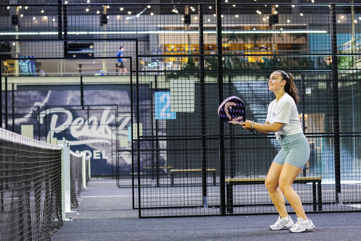 Peakz Padel Eindhoven Beursgebouw | Padelclub - Photo 3