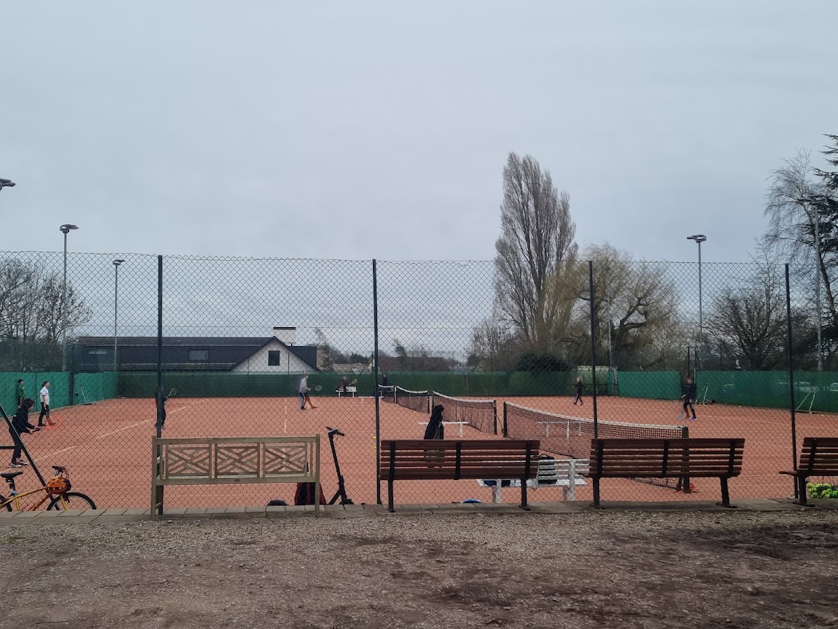 Penarth Windsor Lawn Tennis Club - Photo 1