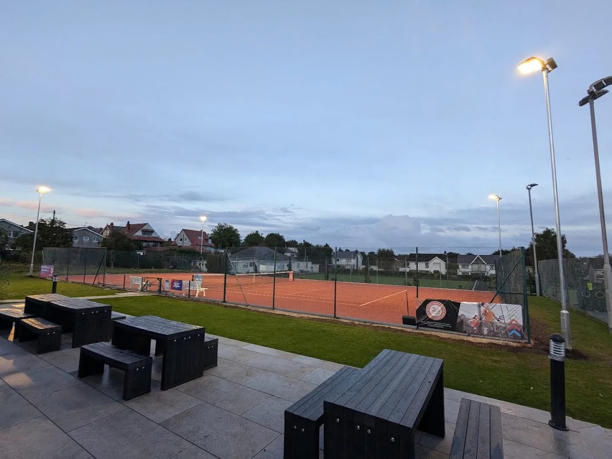 Penarth Windsor Lawn Tennis Club - Photo 3