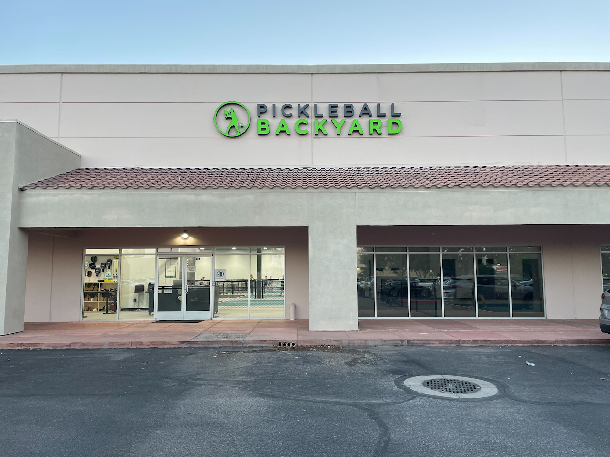 Pickleball Backyard - Photo 3
