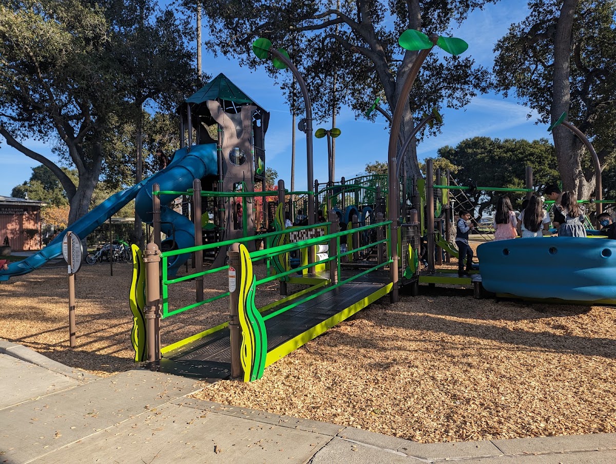 Pickleball Courts | Lincoln Park - Photo 2