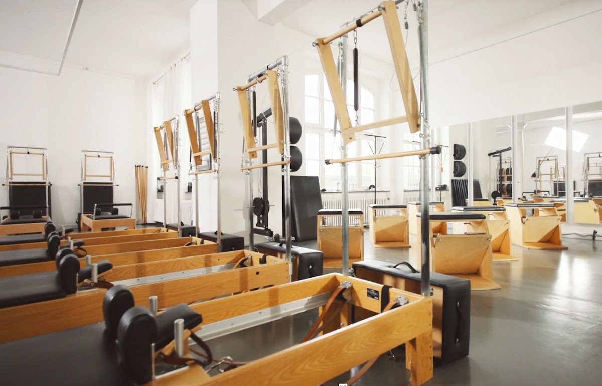 PILATES COLOGNE Annette Dressler & Katharina Meier - Photo 1