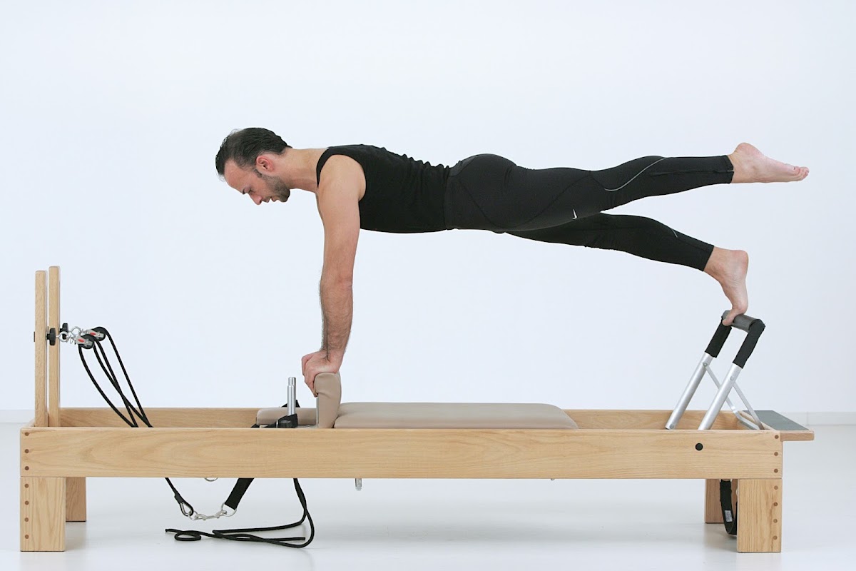 Pilates Essenza Düsseldorf Personal Training, Matten und Geräte Kurse - Photo 2