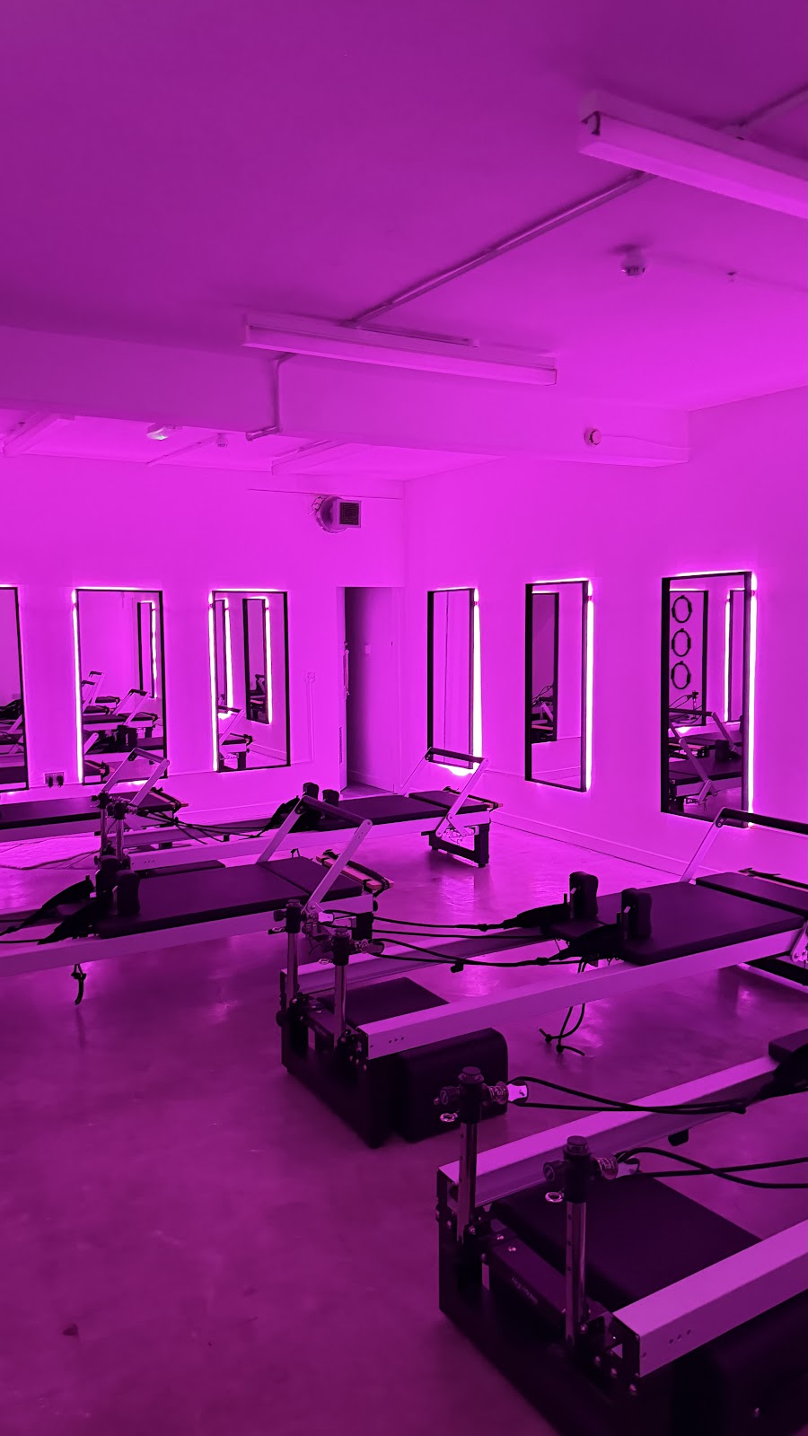 PILATES IN CLASS - Photo 3