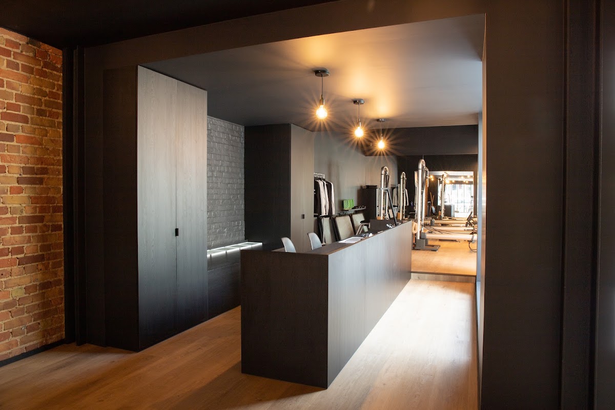 Pilates Studio Kortrijk - Photo 2