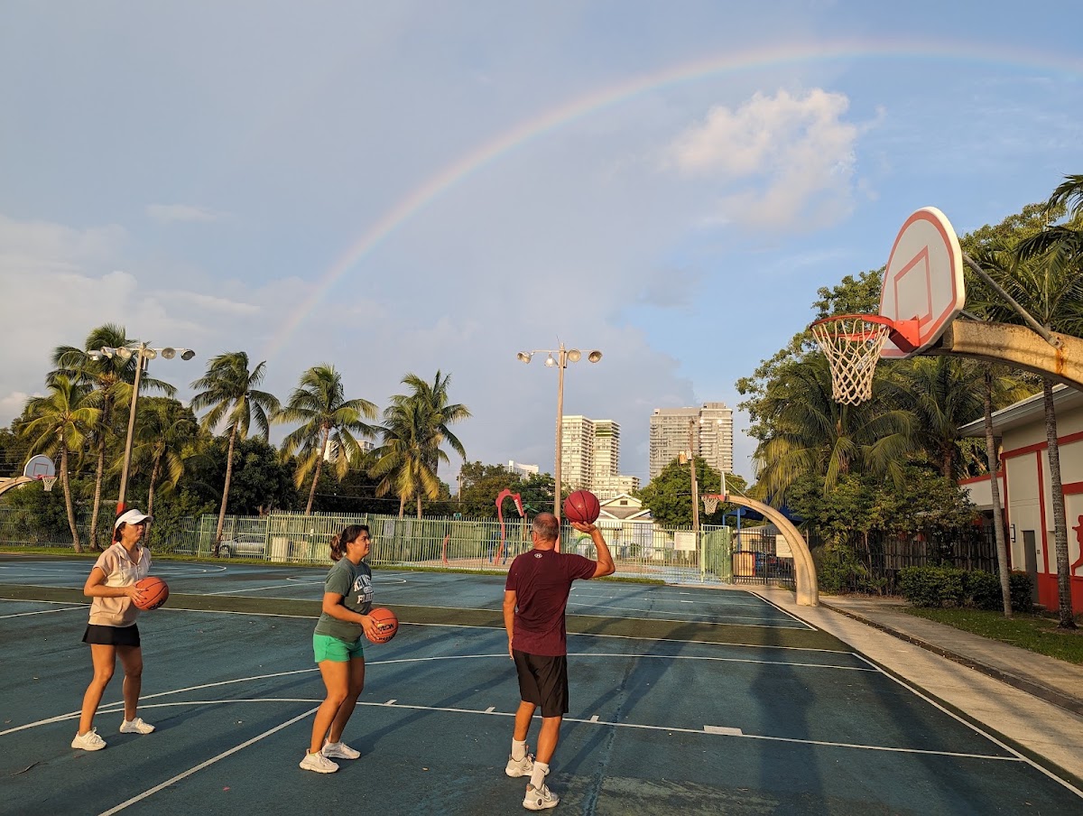 PLAY FUN: Tennis, Yoga, Fitness, Pilates, Basketball, Soccer & More - Photo 2