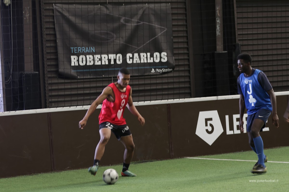Poker Football - Photo 3