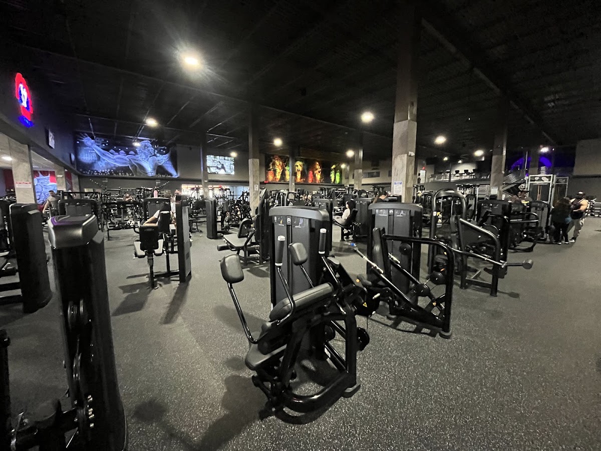 Powerhouse Gym - Photo 1