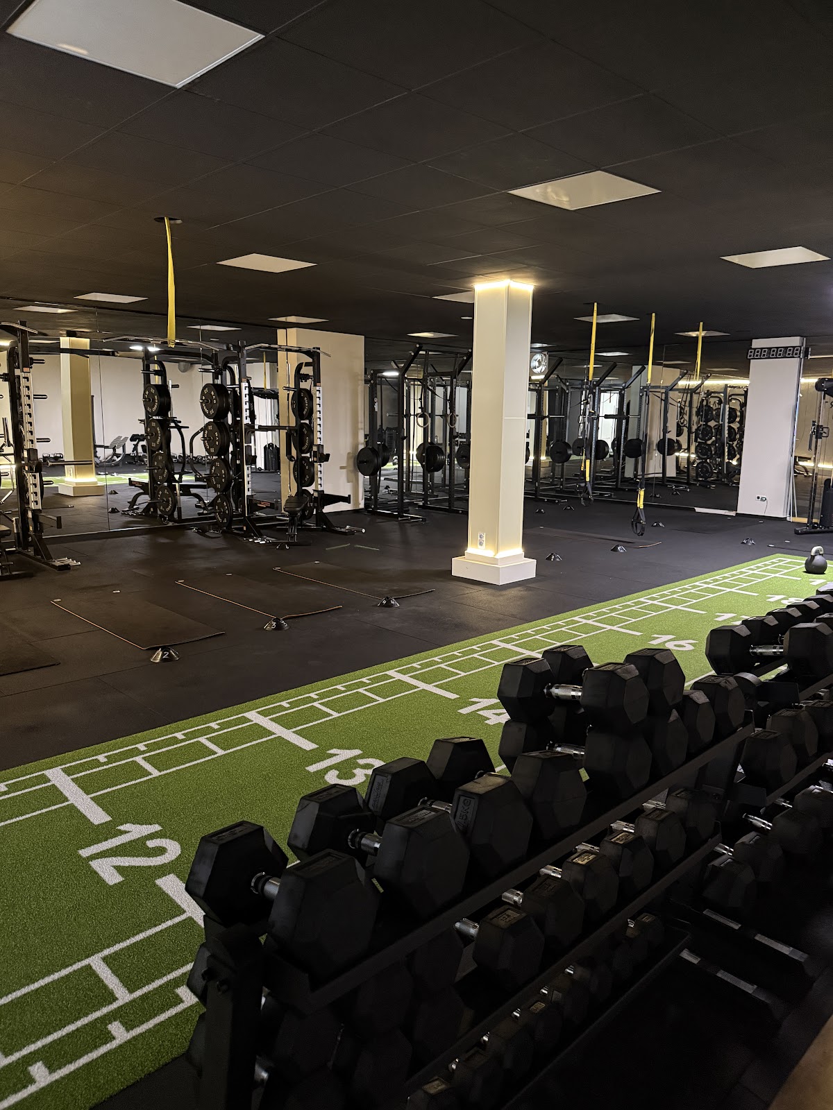 Quarter Sports Club - Photo 1