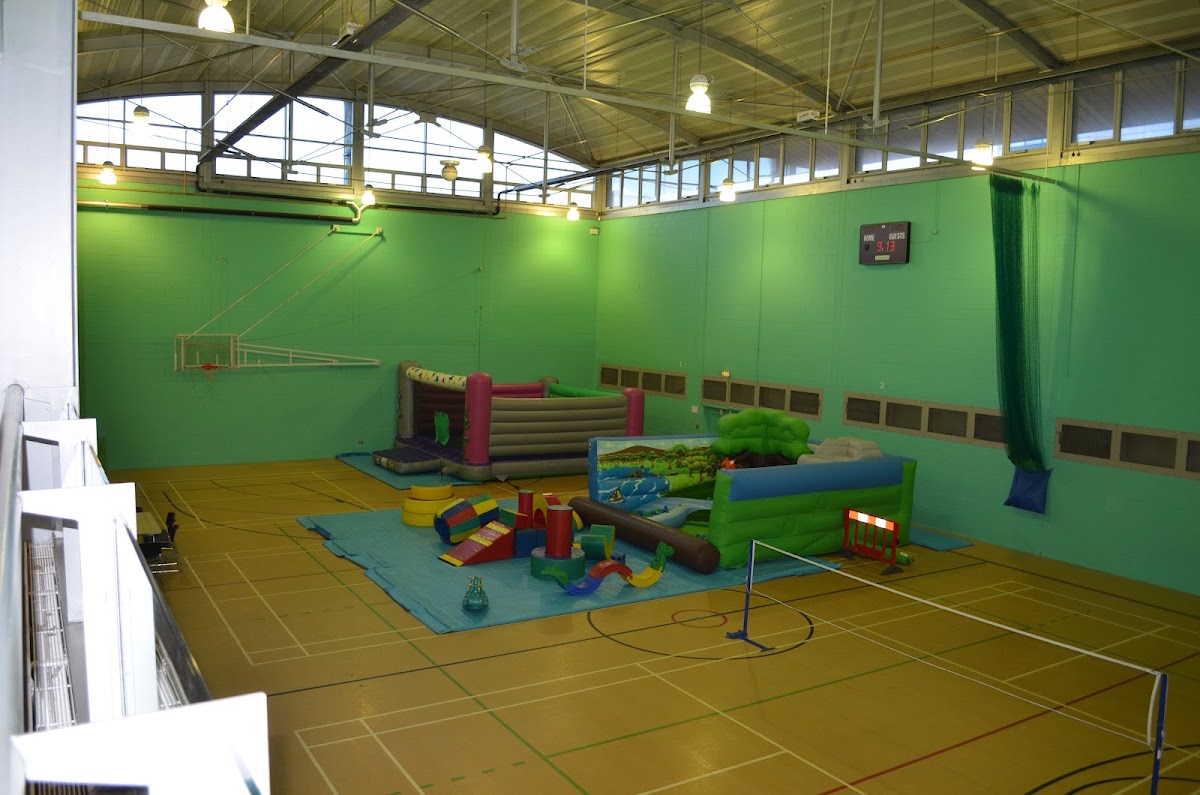 Queensbridge Sports and Community Centre - Photo 2