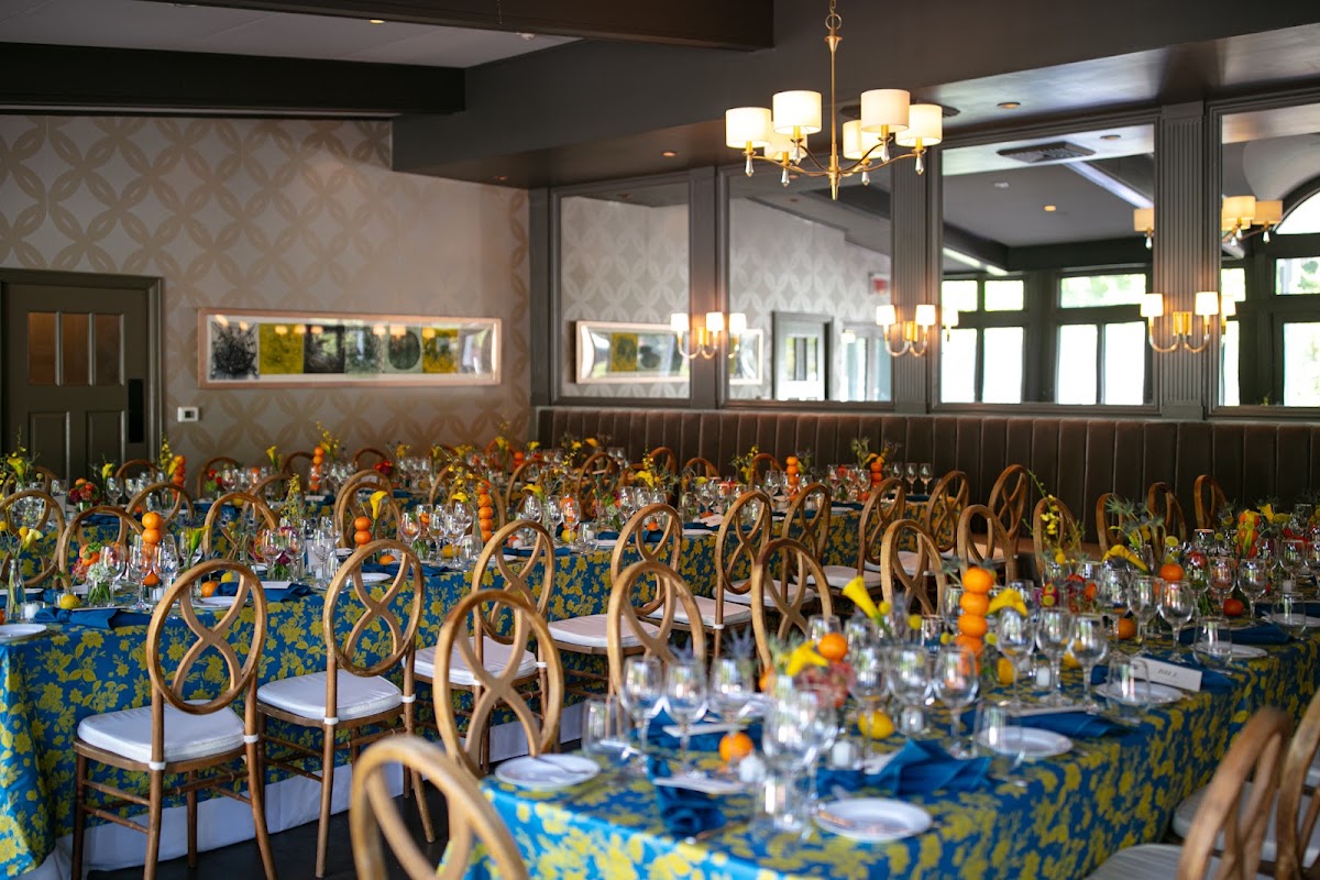 Racquet Club Ladue - Photo 3