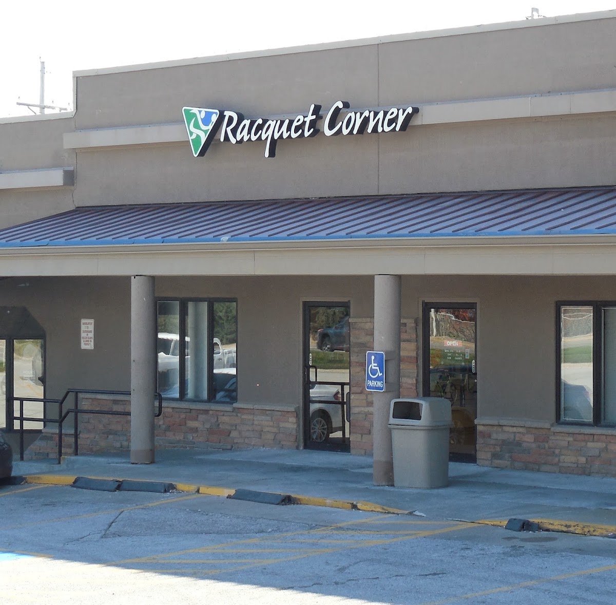 Racquet Corner - Photo 1