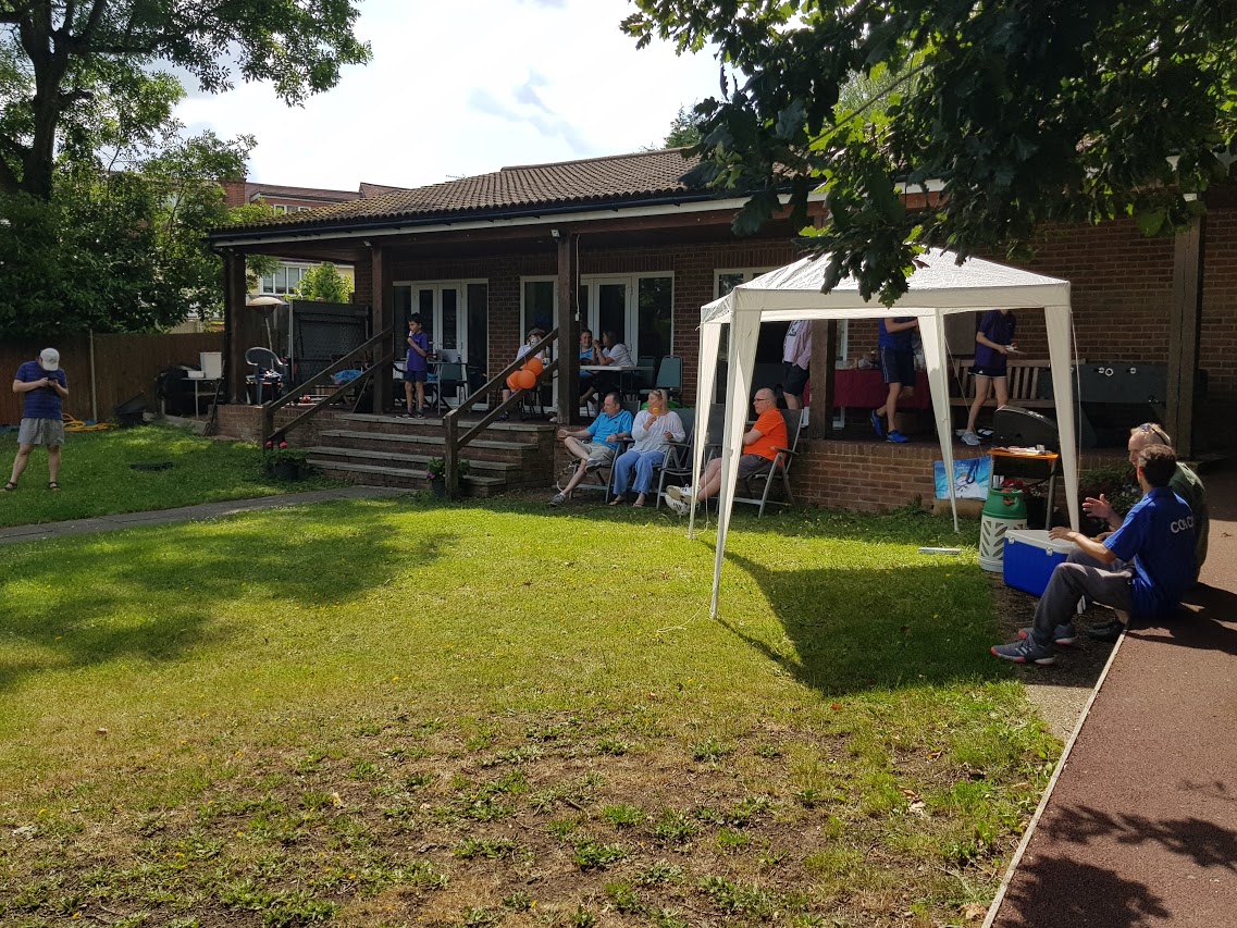 Ravens Tennis Club N12 North Finchley - Photo 2