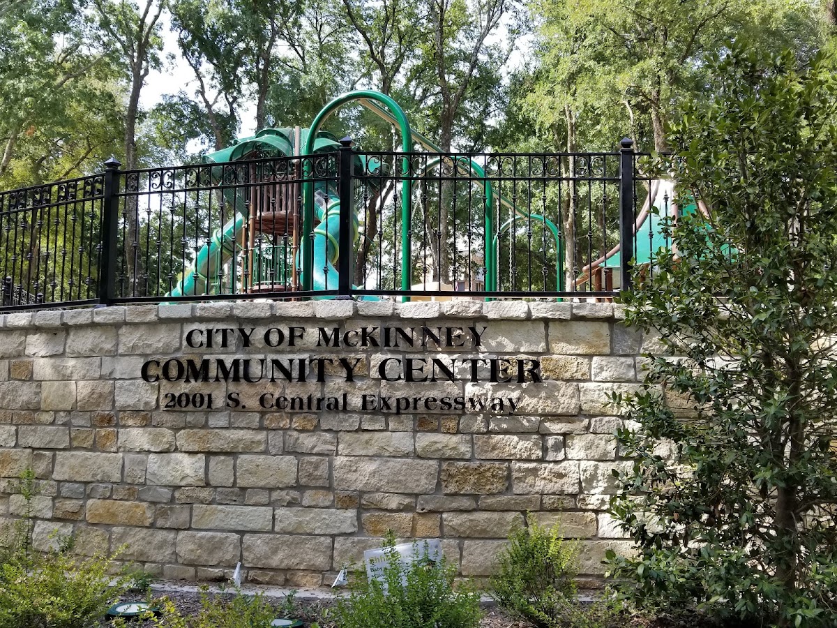 Recreation Center at Towne Lake - Photo 2