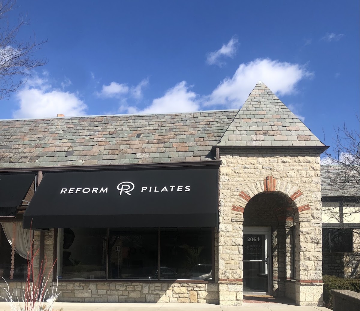 REFORM PILATES - Photo 2